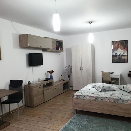 Appartement Casa Cinema à Braşov Extérieur photo